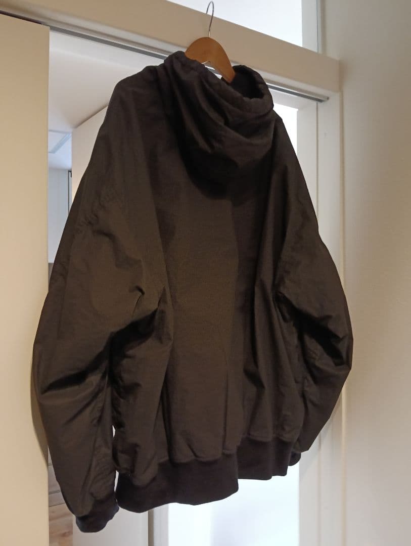 comoli コットンナイロン ジップパーカー size3 Black