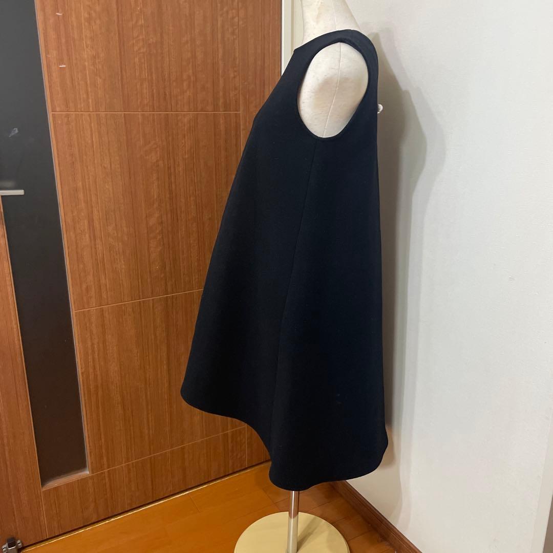 YOKOCHANノースリーブワンピース Vネック パール装飾