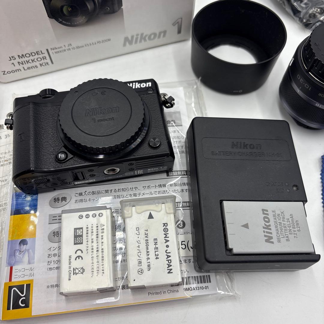 美品　Nikon 1 J5 ズームレンズキット