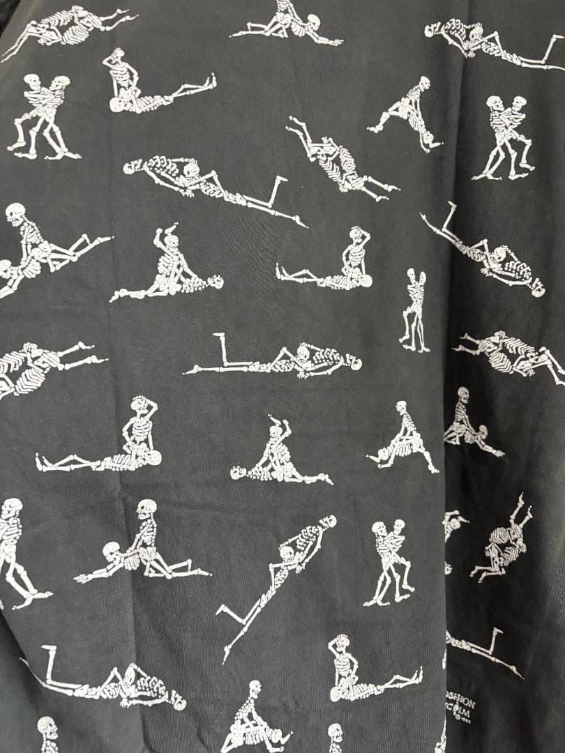 FASHION VICTIM スカル48手 エロ tシャツ Xl 黒　ブラック
