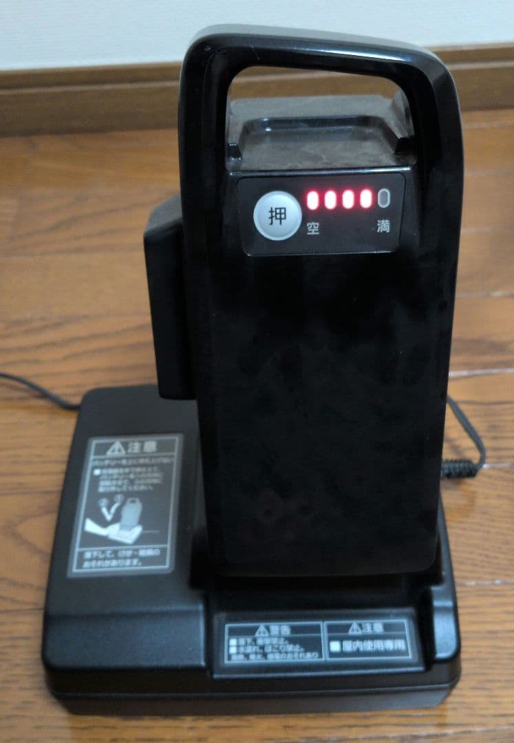 Panasonic 電動自転車用充電器　NKJ073Z