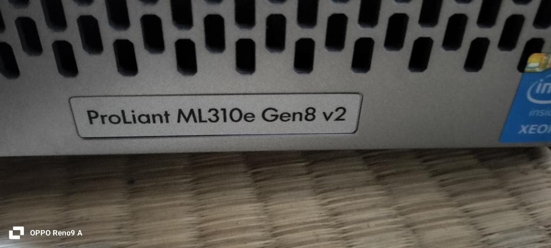 HP Proliant ML310e Gen8 v2 サーバー