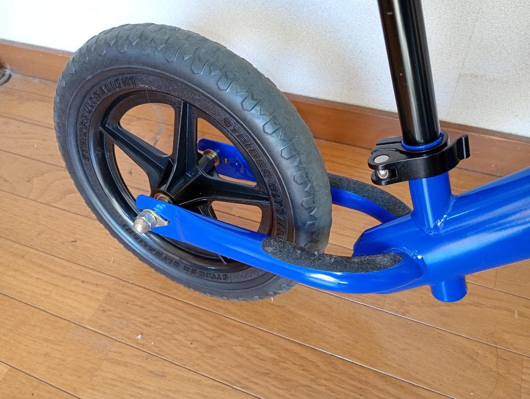 美品　STRIDER バランスバイク 12インチ ブルー