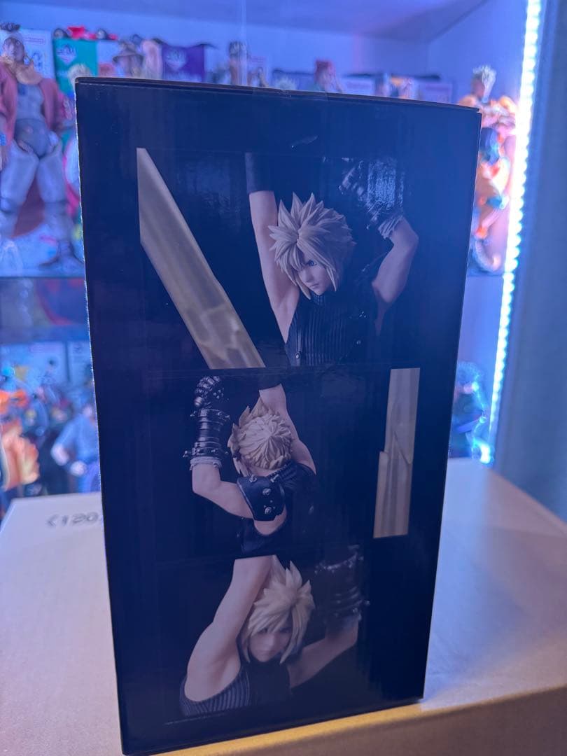 ファイナルファンタジーⅦ　発売記念くじ　クラウド　フィギュア　おまけ付き