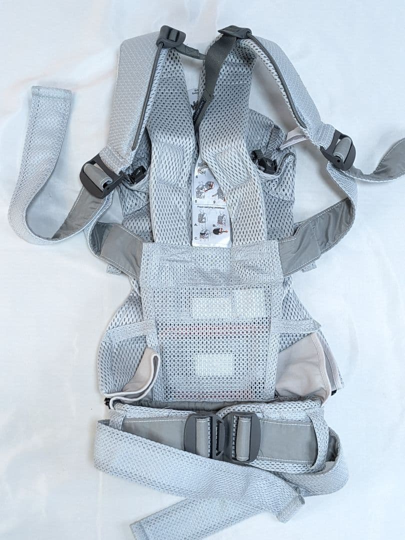 極美品 ベビービョルン ワンカイエアー グレー シルバー　 よだれカバー付き