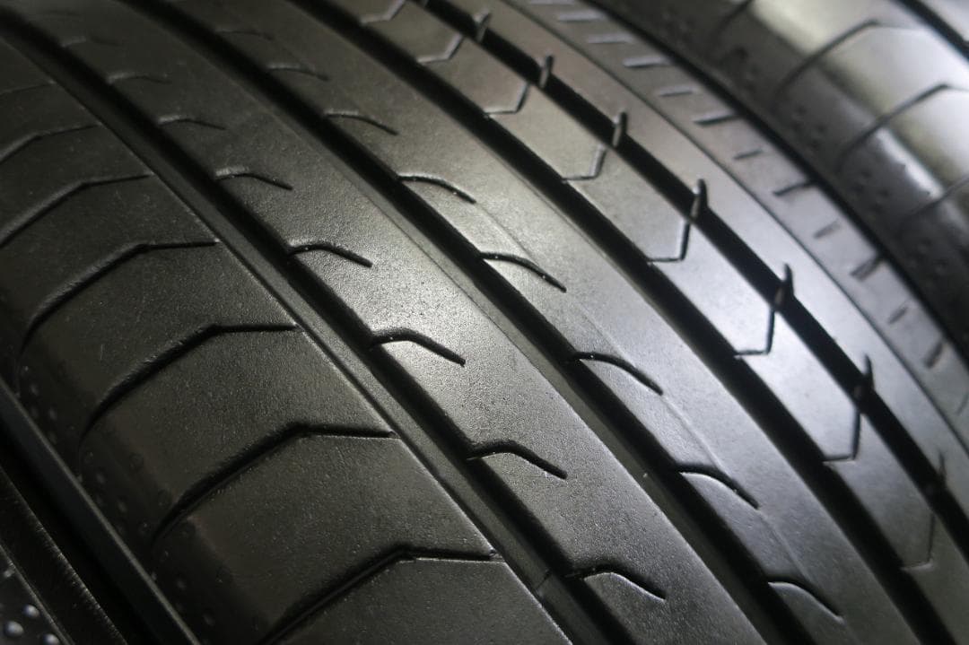 極上イボ付き 2022年製 215/60R17 ヨコハマ ブルーアース RV03
