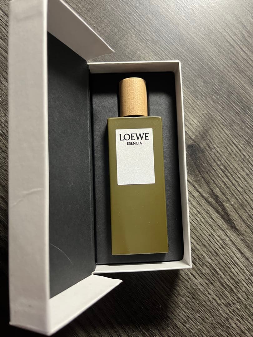 【みなみんさん専用】LOEWE ESENCIA オードトワレ 50ML