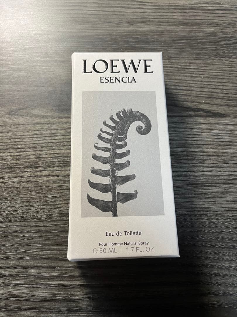 【みなみんさん専用】LOEWE ESENCIA オードトワレ 50ML