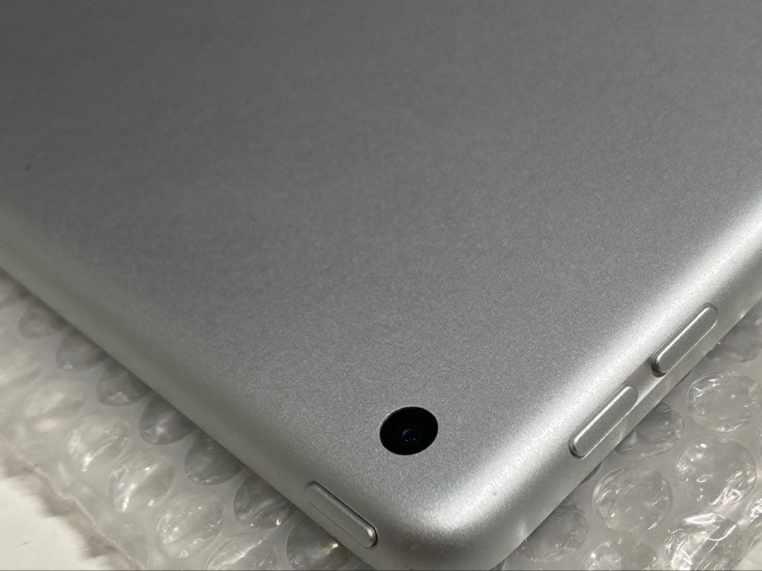 か*ん様 中古♪iPad 第9世代 Wi-Fiモデル 10.2インチ シルバー