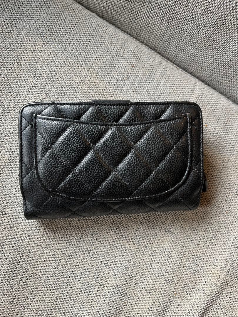 ノベルティ　CHANEL ブラック キルティング 二つ折り財布