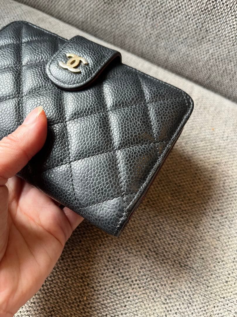 ノベルティ　CHANEL ブラック キルティング 二つ折り財布