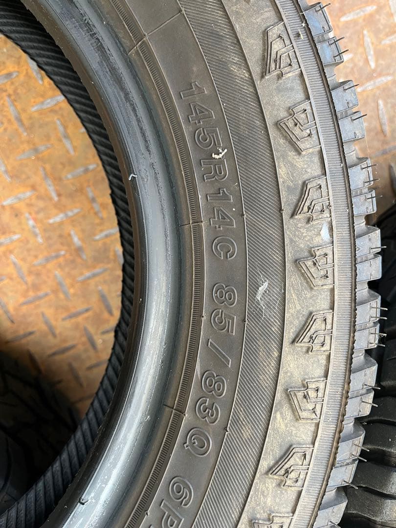 GEOLANDAR 145R14C タイヤ 4本セット　軽トラ　リフトアップ