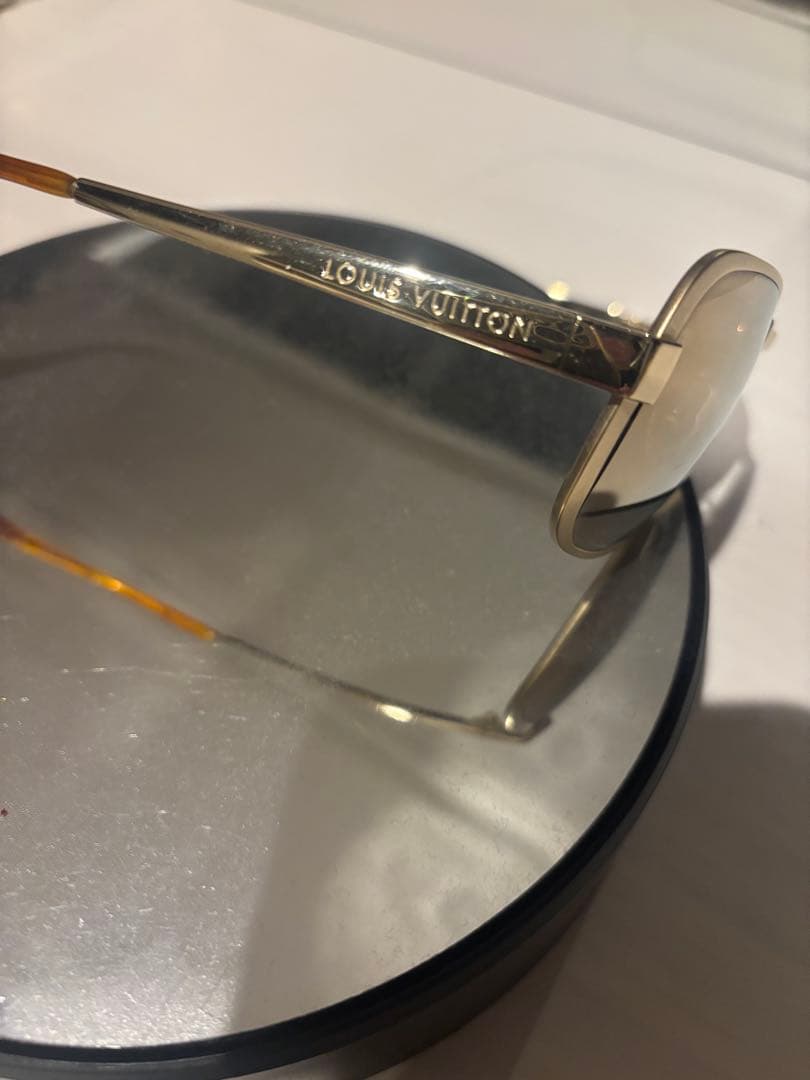 LOUIS VUITTON ゴールド サングラス