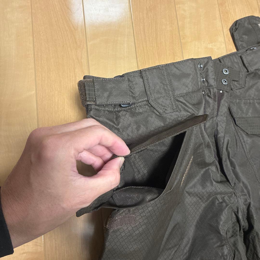 未使用　Helly Hansen スノーボードパンツ ダークブラウン