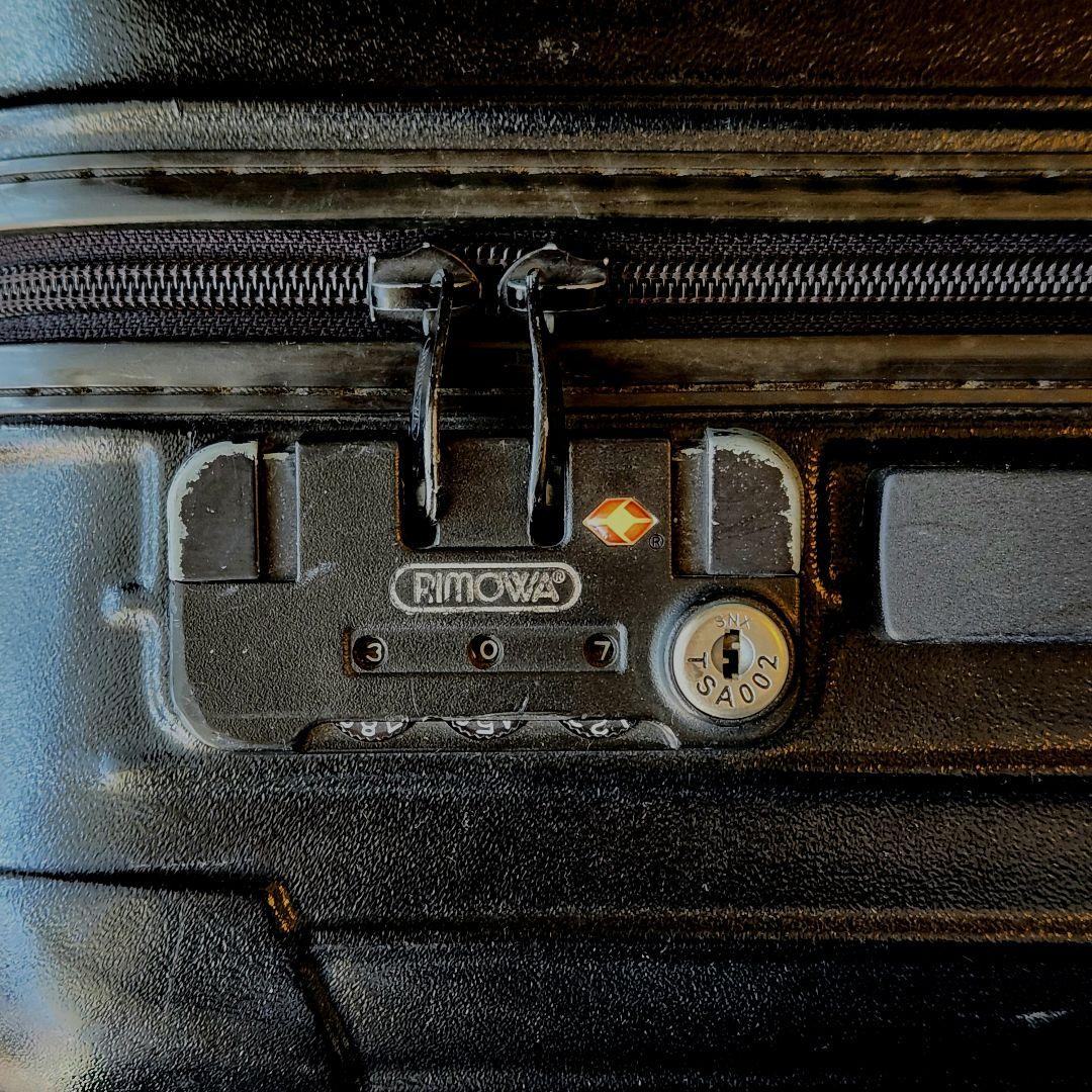 RIMOWA ブラック キャリーケース TSAロック付き