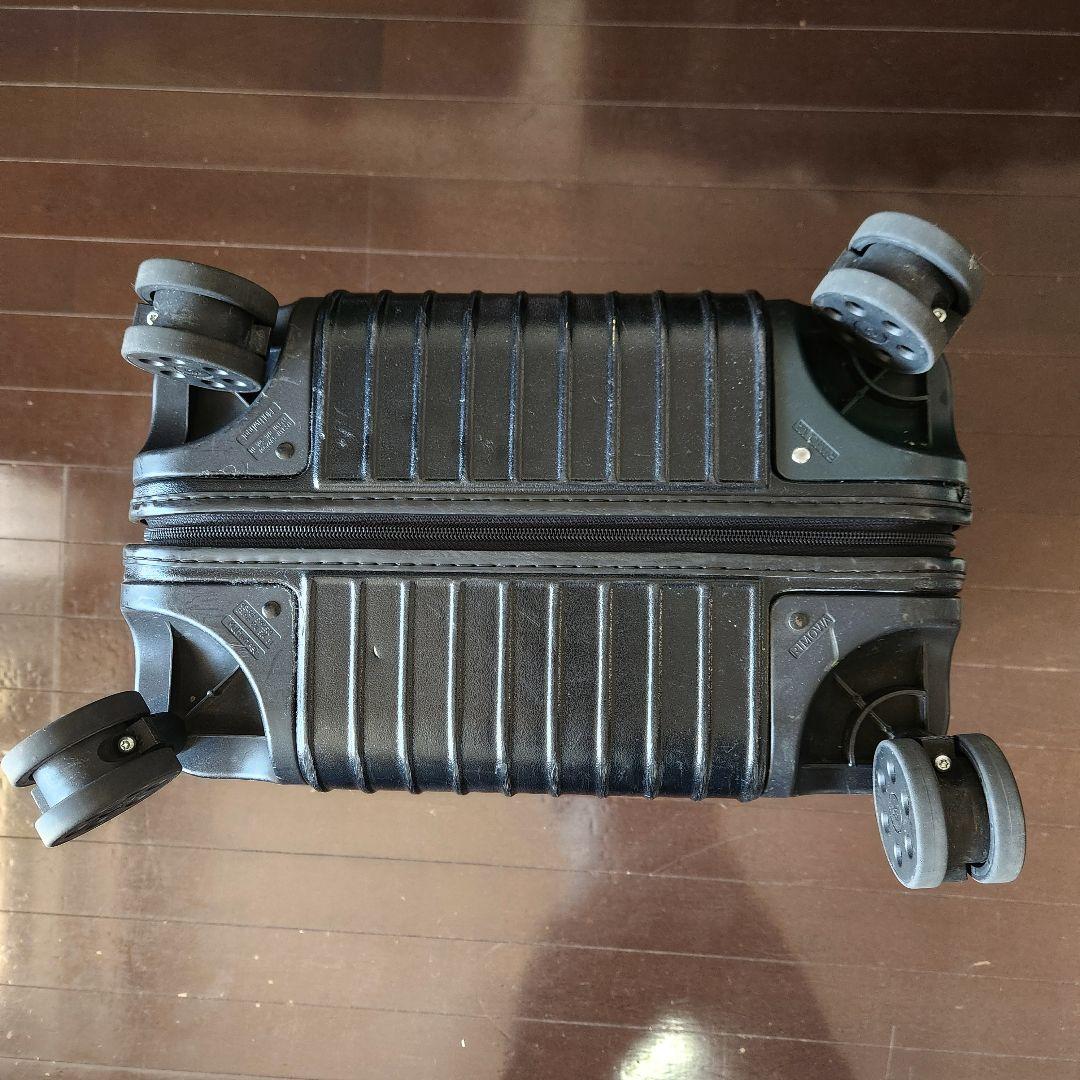 RIMOWA ブラック キャリーケース TSAロック付き