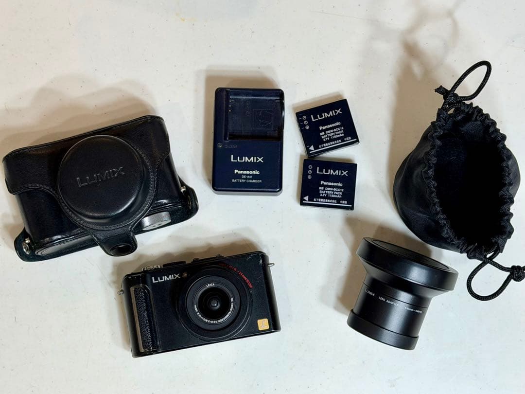 LUMIX DMC-LX3【防湿庫保管】革ケース・ワイコン予備バッテリー付