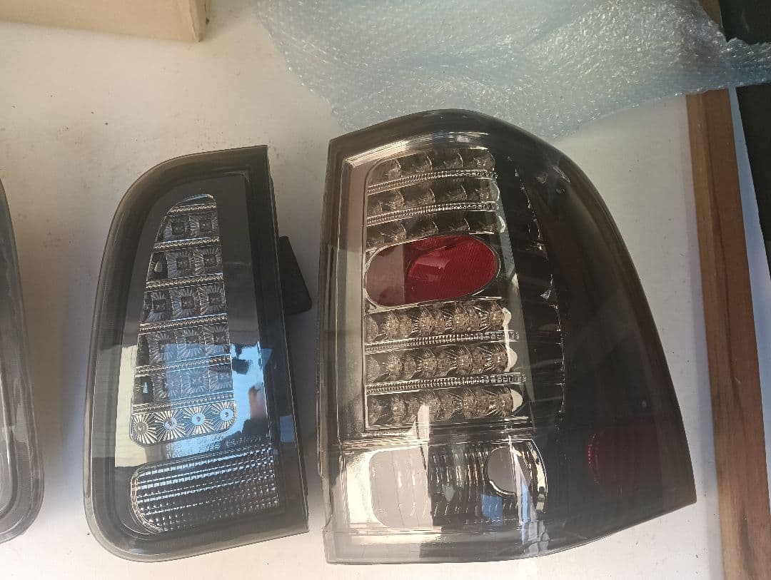 リンカーンナビゲーター　クリアテール　LED　希少です。