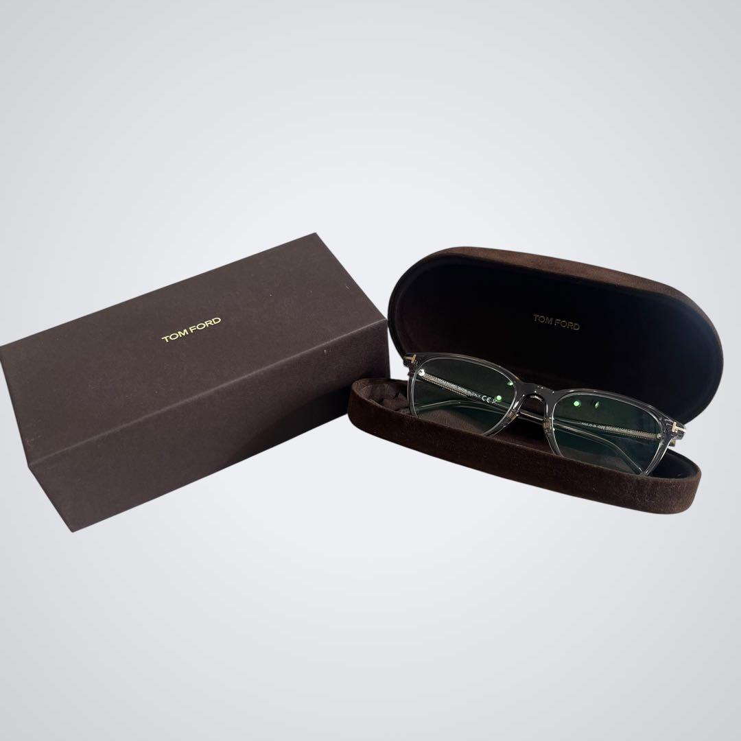 【人気】TOM FORD TF5860 クリアグレー サングラス　箱付き