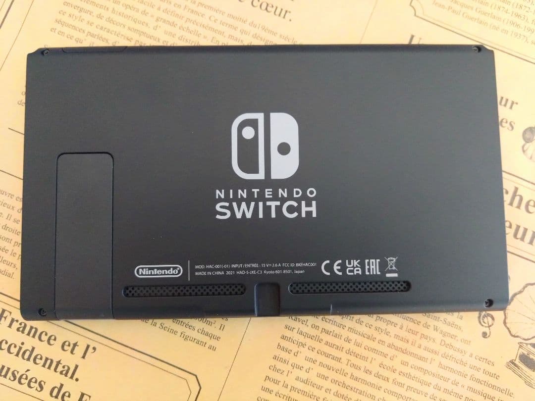 【美品】Nintendo Switch 本体 ネオンブルー/ネオンレッド