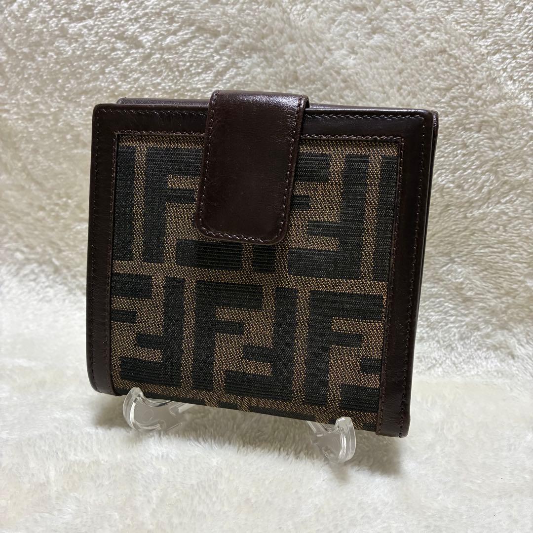 マ*️様 【美品】FENDI フェンディ ズッカ柄 二つ折り財布 レザー ブラウ