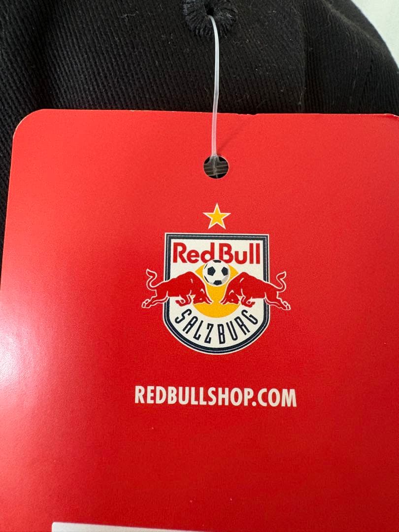 【日本未発売】Red Bull World 本社限定 帽子 キャップ 黒 紙袋付