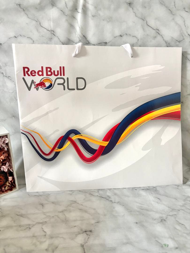 【日本未発売】Red Bull World 本社限定 帽子 キャップ 黒 紙袋付