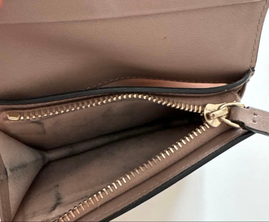 VALENTINO スタッズ 二つ折り財布 ロックスタッズコンパクトウォレット