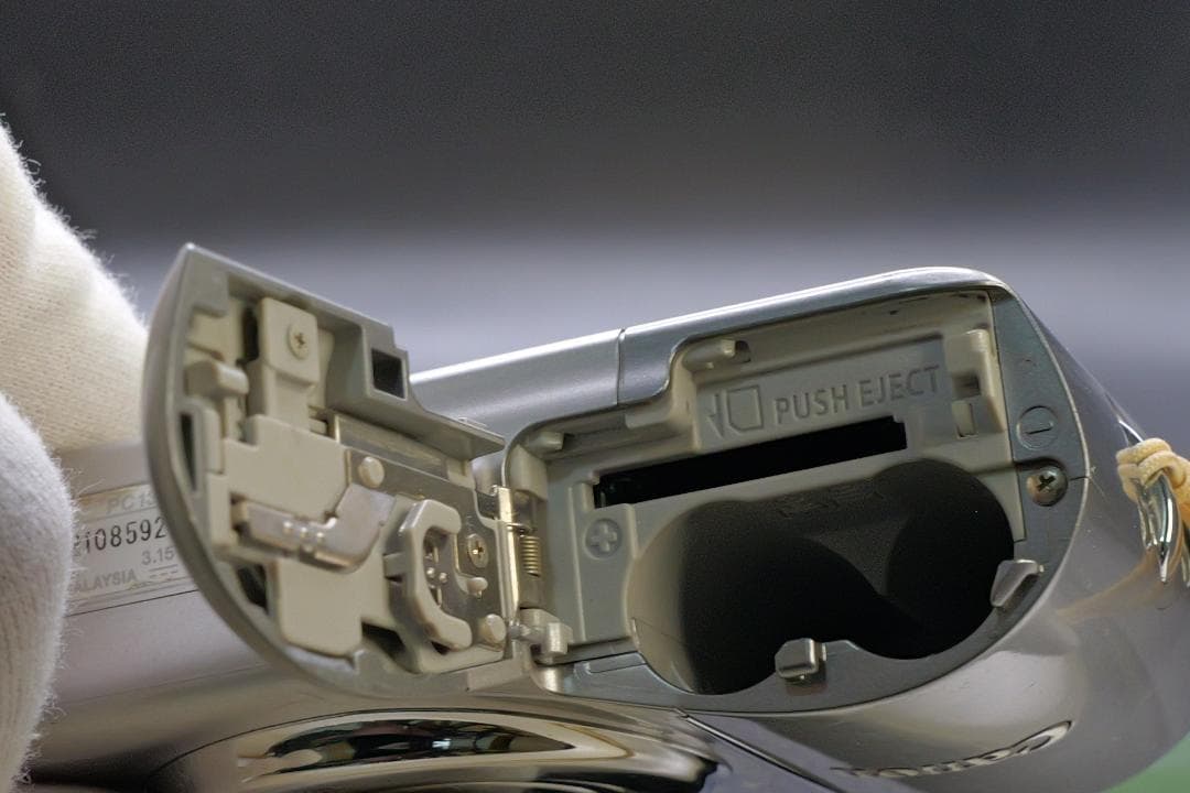 【美品】Canon PowerShot A1100 IS　コンデジ　単三電池駆動