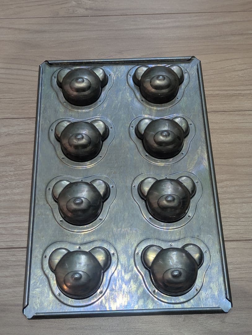 【SALE！】クオカ×千代田金属製作所 クマ型　焼き型 8穴 金属製　千代田金属