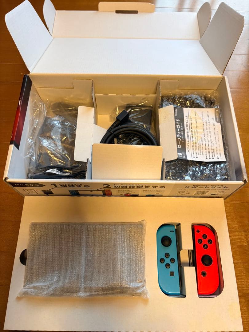 Nintendo Switch ネオンブルー・ネオンレッド　本体