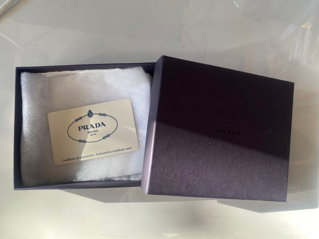 PRADA ナイロン　サフィアーノ　二つ折り財布