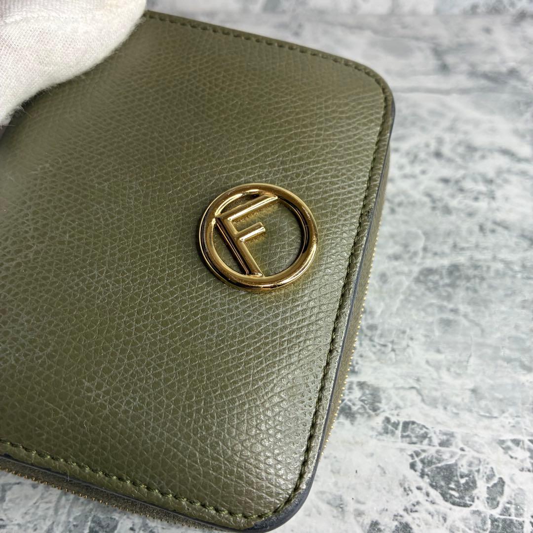 ✨FENDI✨　フェンディ　二つ折り財布　コンパクトウォレット