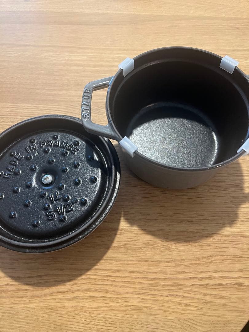 STAUB ココット ラウンド　グレー 14cm