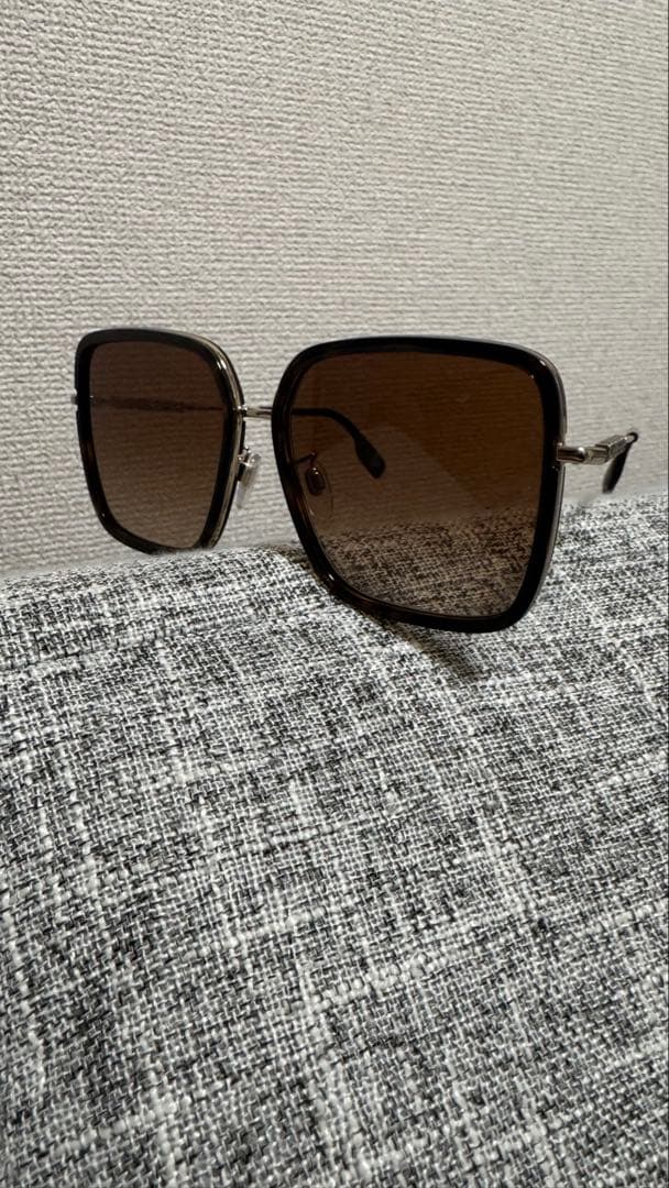 BURBERRY サングラス 「BE3145D 110913 58」 定価4万円