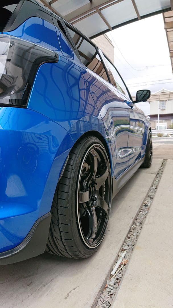 Advan Racing TC-4 8.5J +45 18インチ