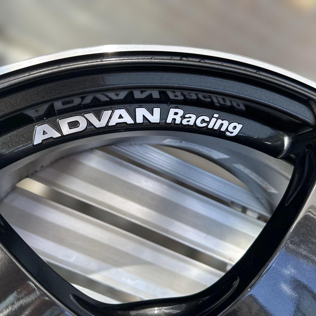 Advan Racing TC-4 8.5J +45 18インチ