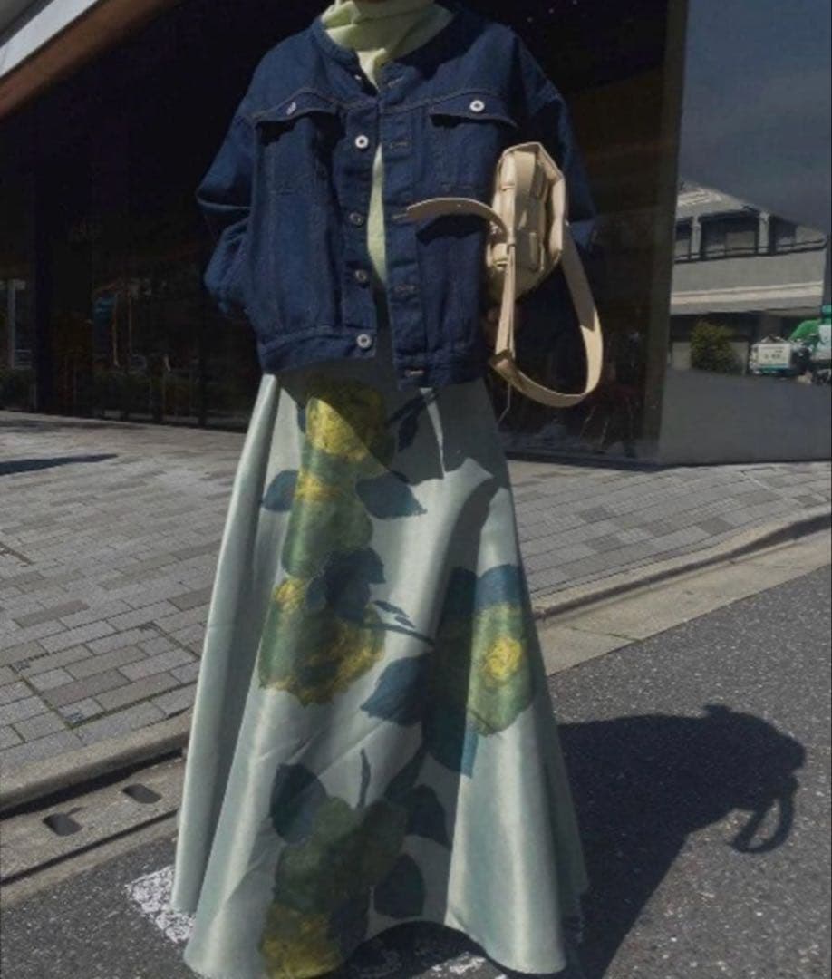 AMERI ELLIE ASYMMETRY PLEATS SKIRT花柄