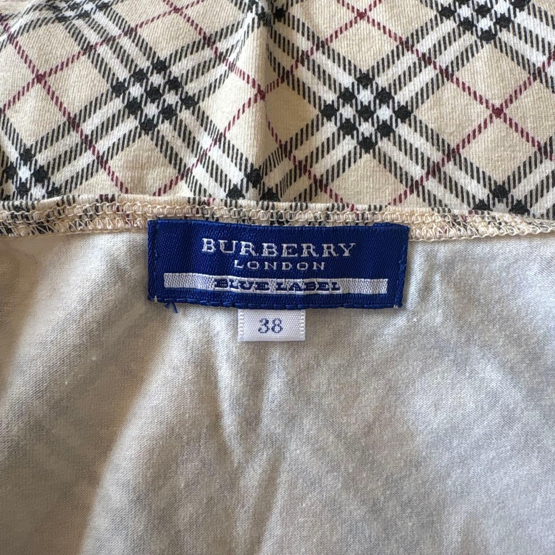 BURBERRYチェック柄キャミソール 赤刺繍
