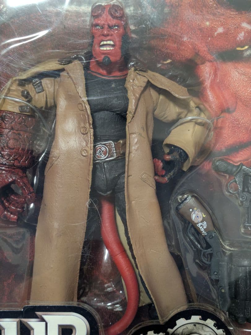 Mezco Toyz メズコ・トイズ ヘルボーイ 2 ヘルボーイ フィギュア