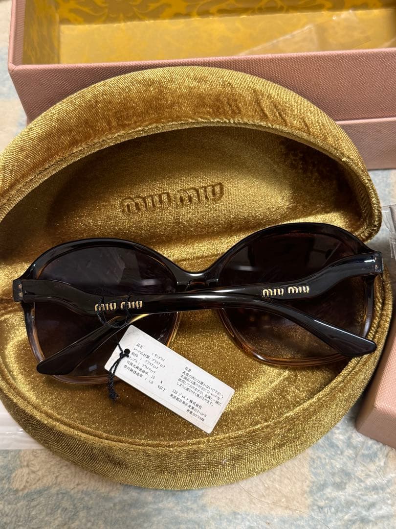 miu miu ブラック サングラス ケース付き