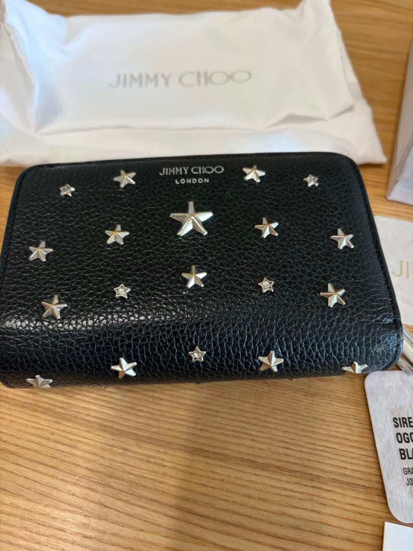 ジミーチュウJIMMY CHOO 星型スタッズ ブラック 2つ折り財布　美品　黒