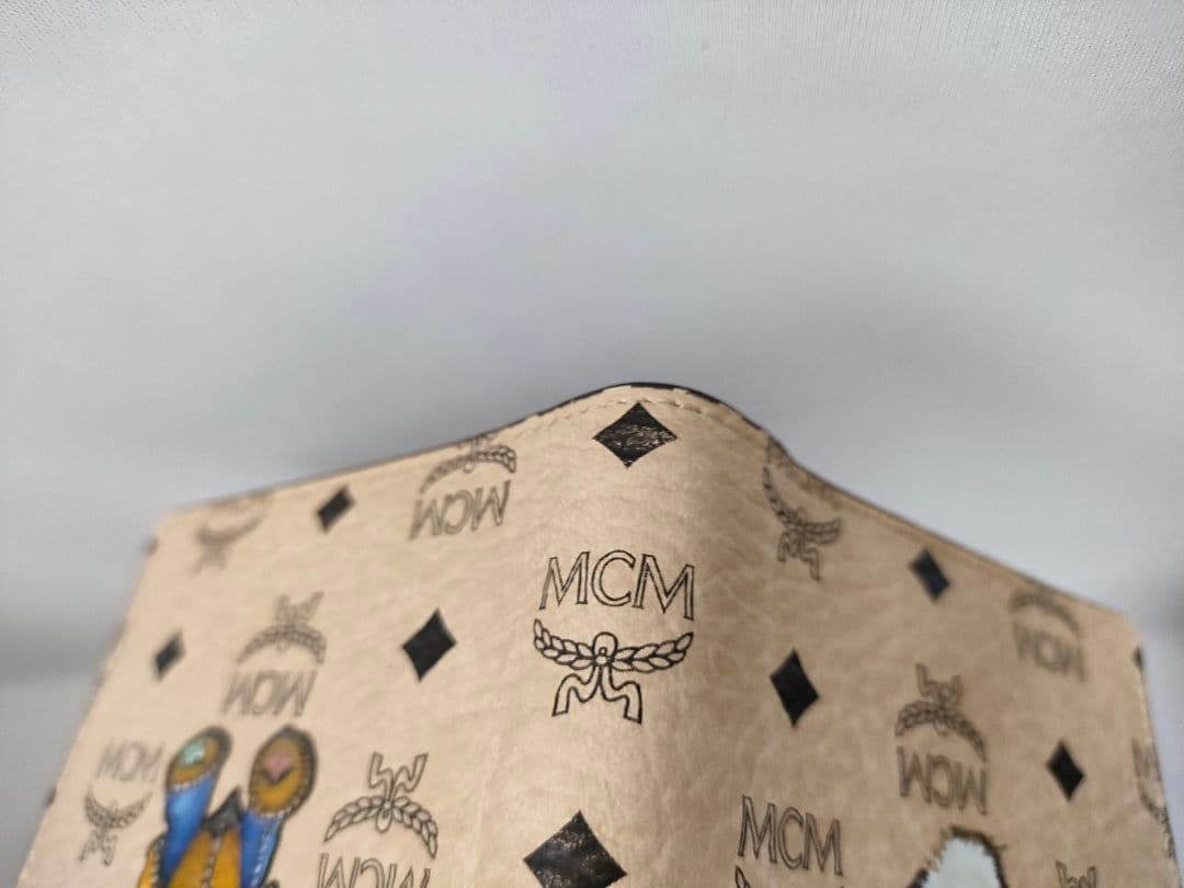 MCM エムシーエム パスポートケース ラビット うさぎ アイボリー ほぼ未使用