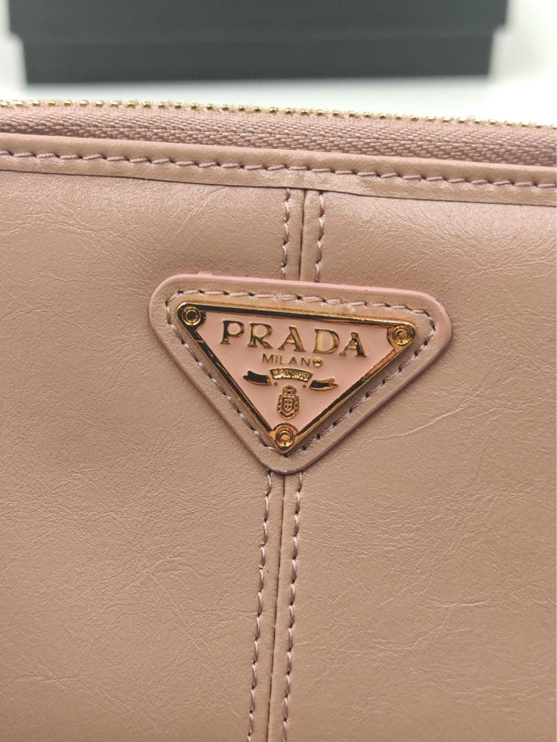 PRADA 二つ折り財布 ピンク　美品
