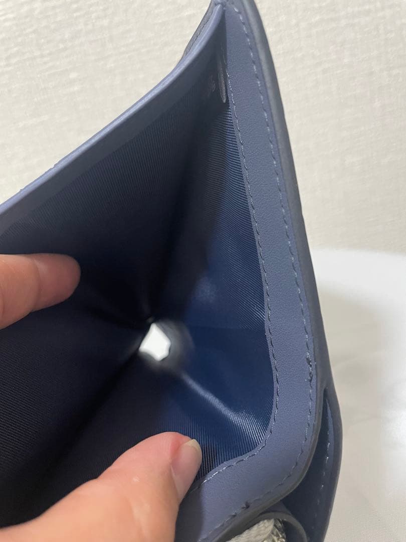 コーチ　レディース　折財布　グレー　小銭入れ2箇所　新品　未使用
