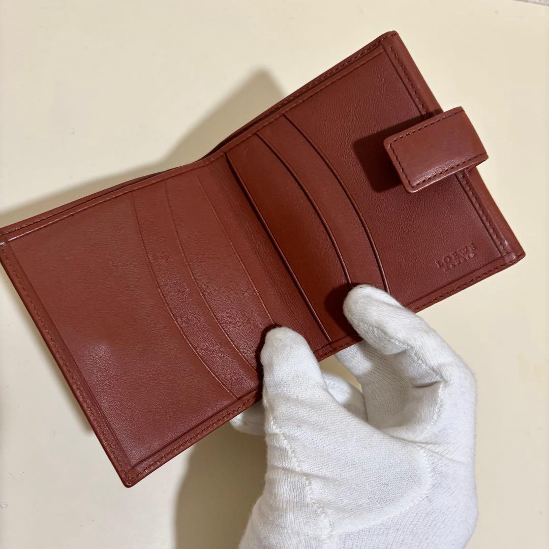 LOEWE ブラウン 二つ折り財布 エンボスロゴ