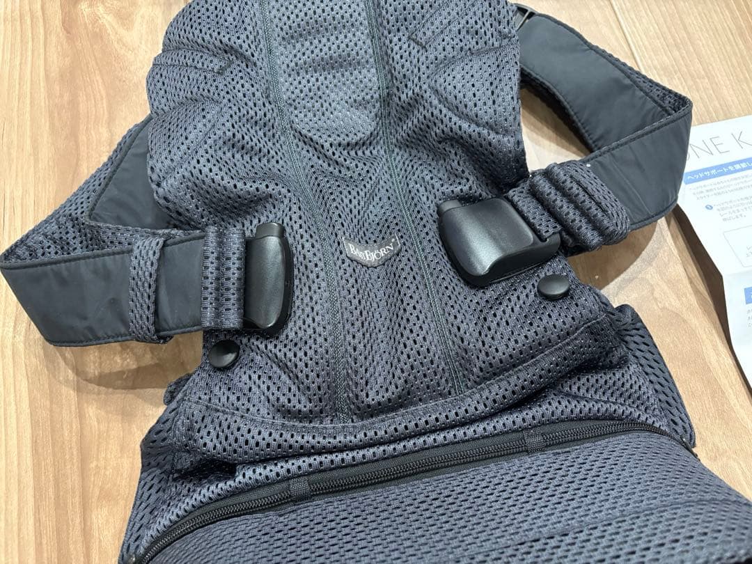 【ほぼ未使用】BABYBJÖRN ONE KAI Air 抱っこ紐 グレー系