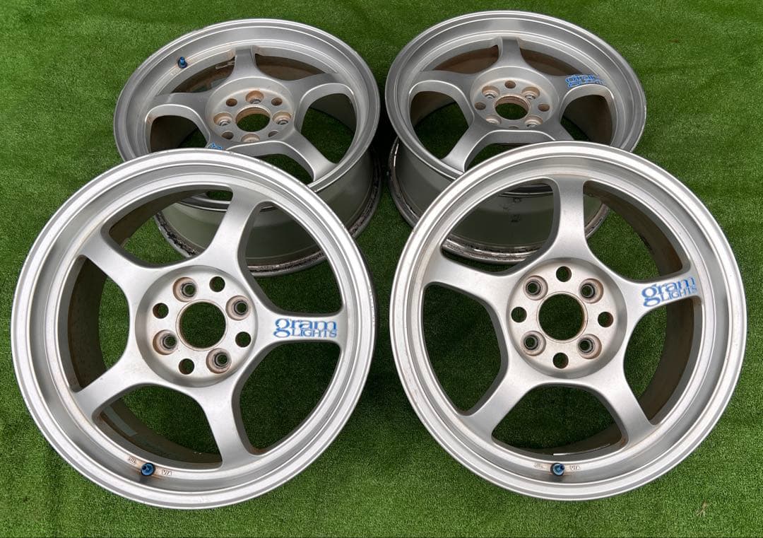 RAYS GRAM LIGHTS16x7.0J Pcd 100+42 H4 4本
