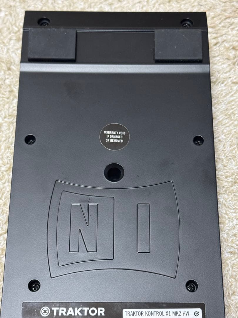 Traktor Kontrol X1 mk2 DJコントローラー