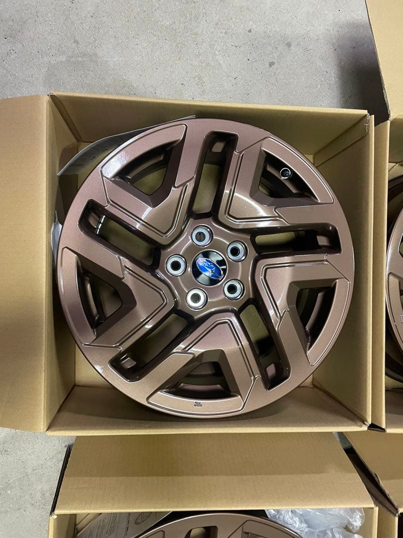 スバルフォレスタースポーツ　SL5 ホイール　18インチ　7J PCD114.3